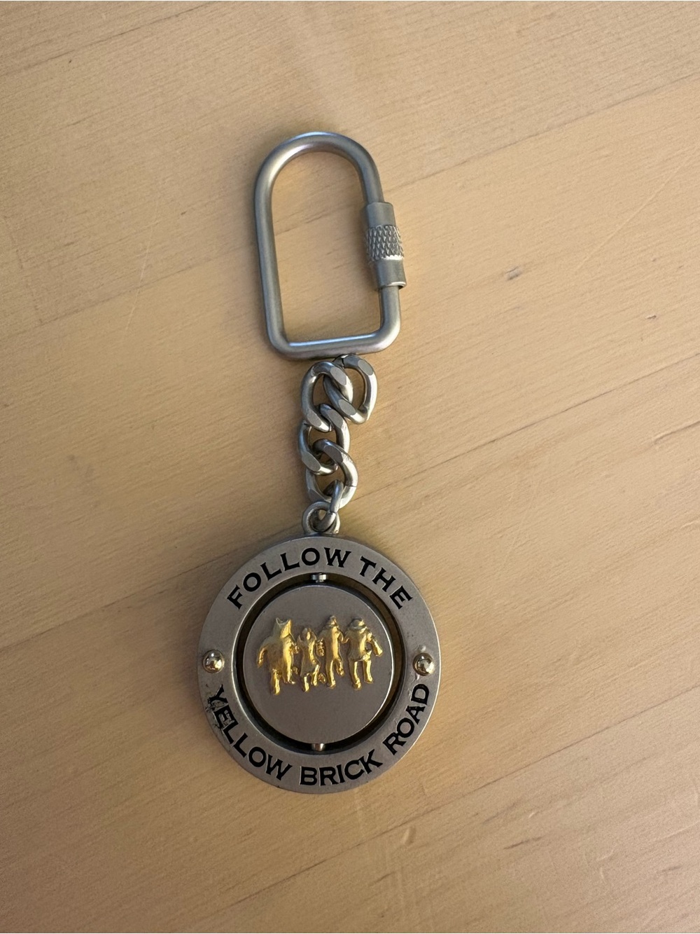 Follow The Yellow Brick Road Metal Keychain - Toto
